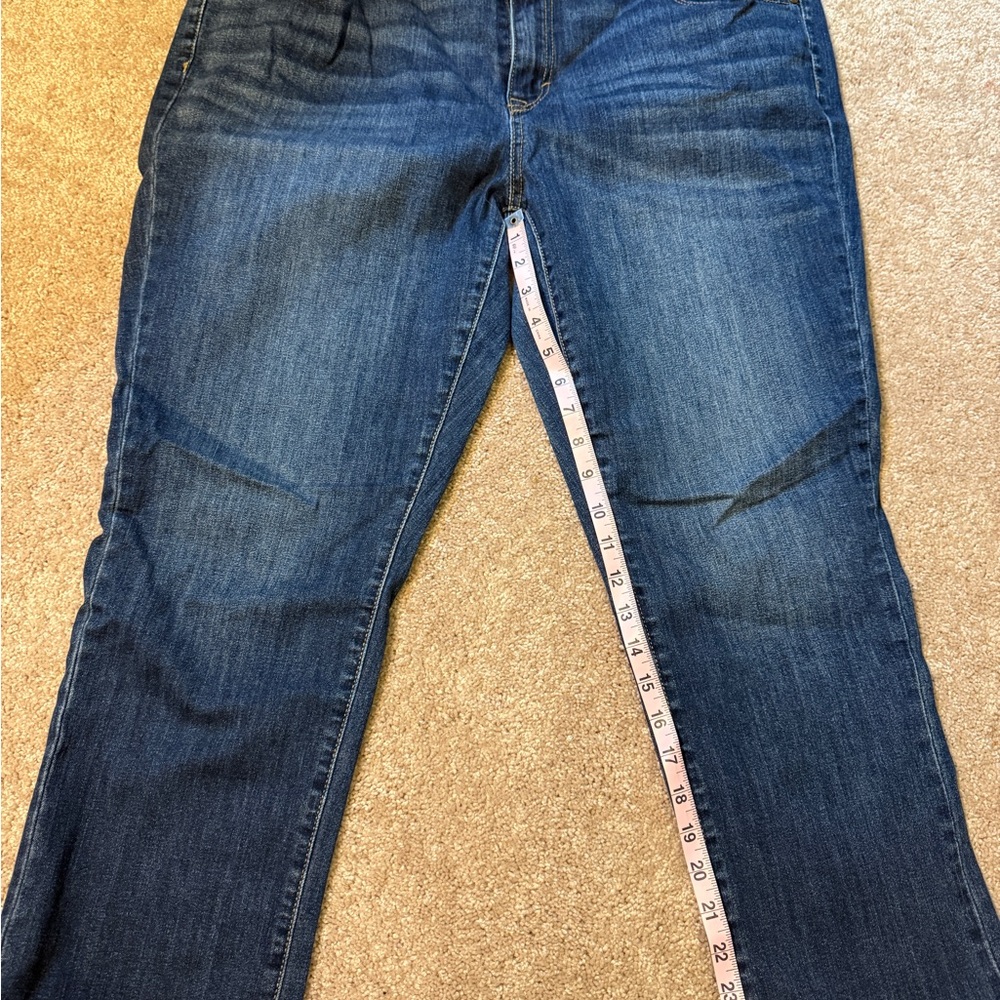 EVRI 18W capri or ankle length jeans mid-rise